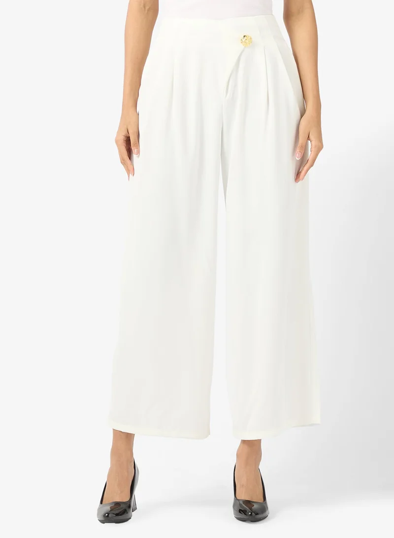 ايلا بنطلون بقصة مستقيمة